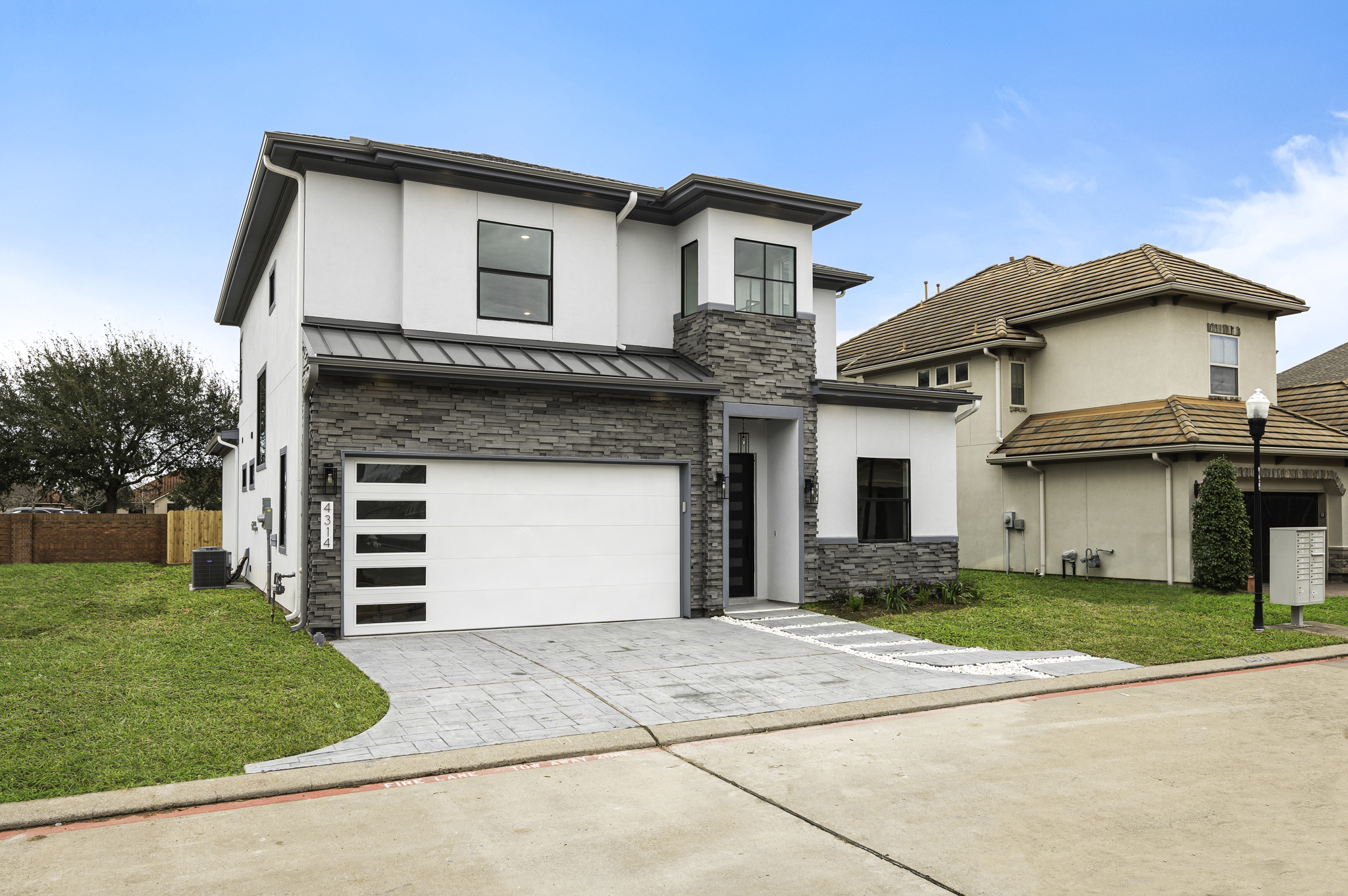 Custom home by Shree Homes
